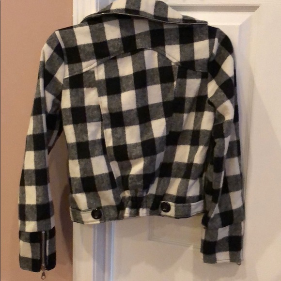 Cute jacket. - Picture 2 of 6